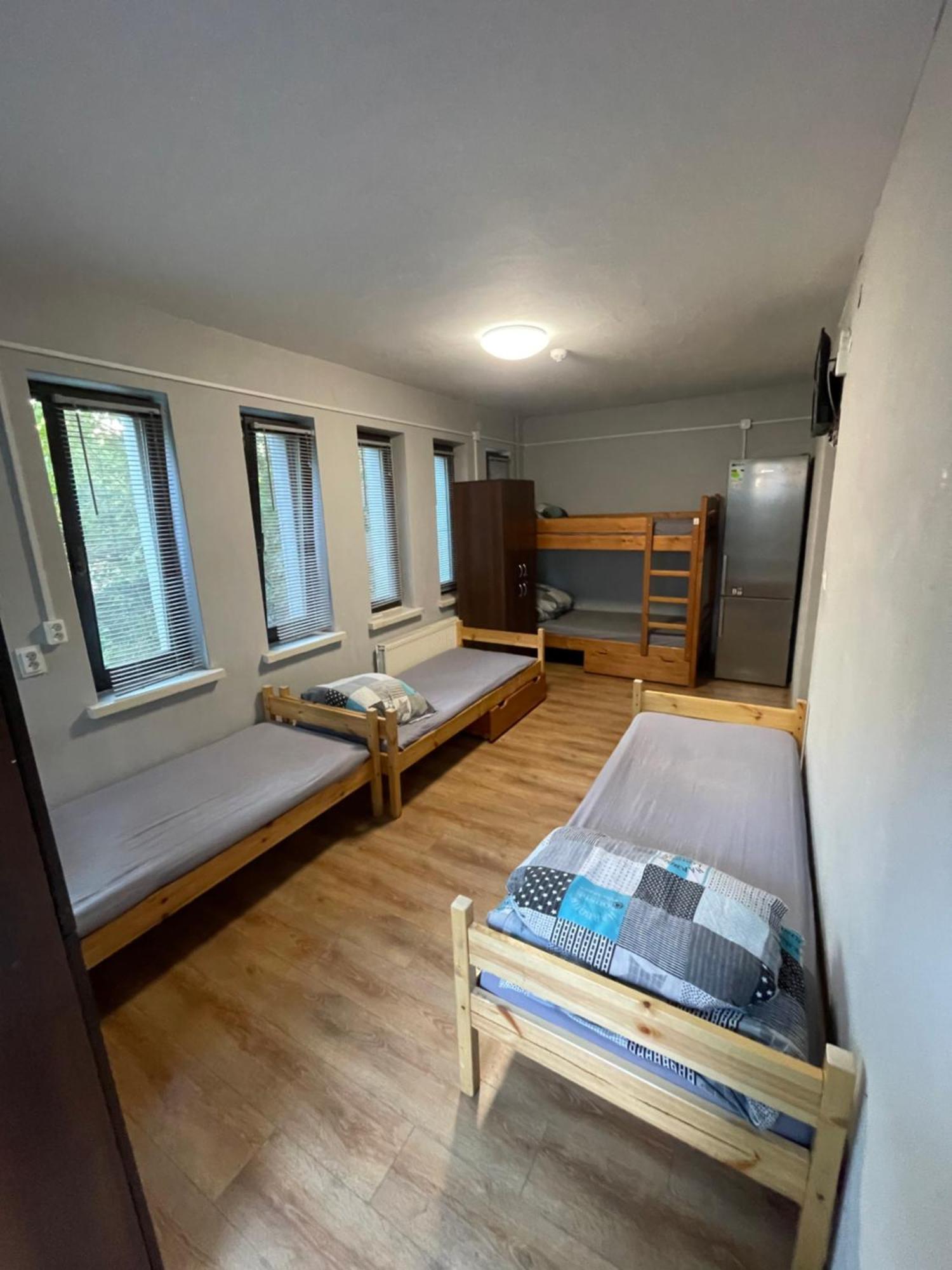 Dom U Dorogi Hostel Ozarow Mazowiecki Exterior photo